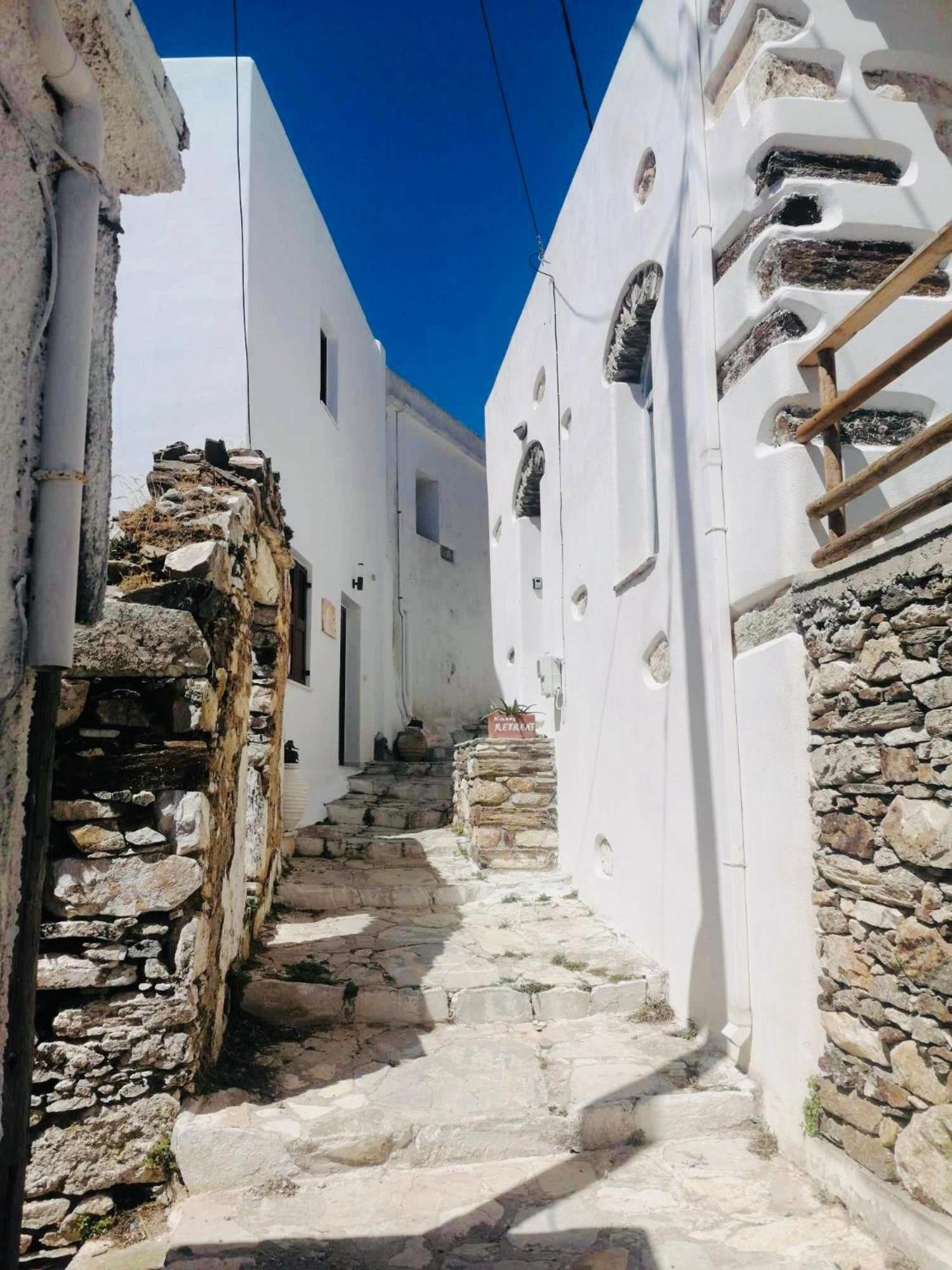 Naxos Mountain Retreat - Tiny House Build On Rock Apartment Koronos Ngoại thất bức ảnh